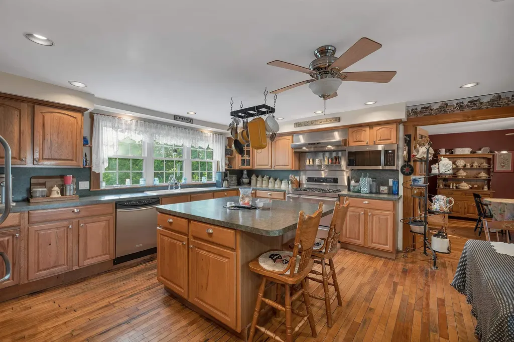 2384 White Mountain Highway Conway NH 03860