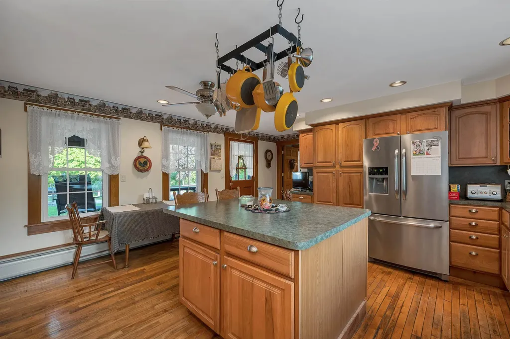 2384 White Mountain Highway Conway NH 03860