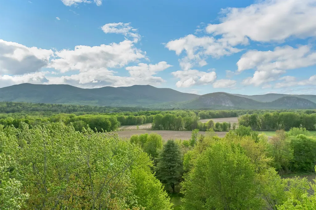 2384 White Mountain Highway Conway NH 03860