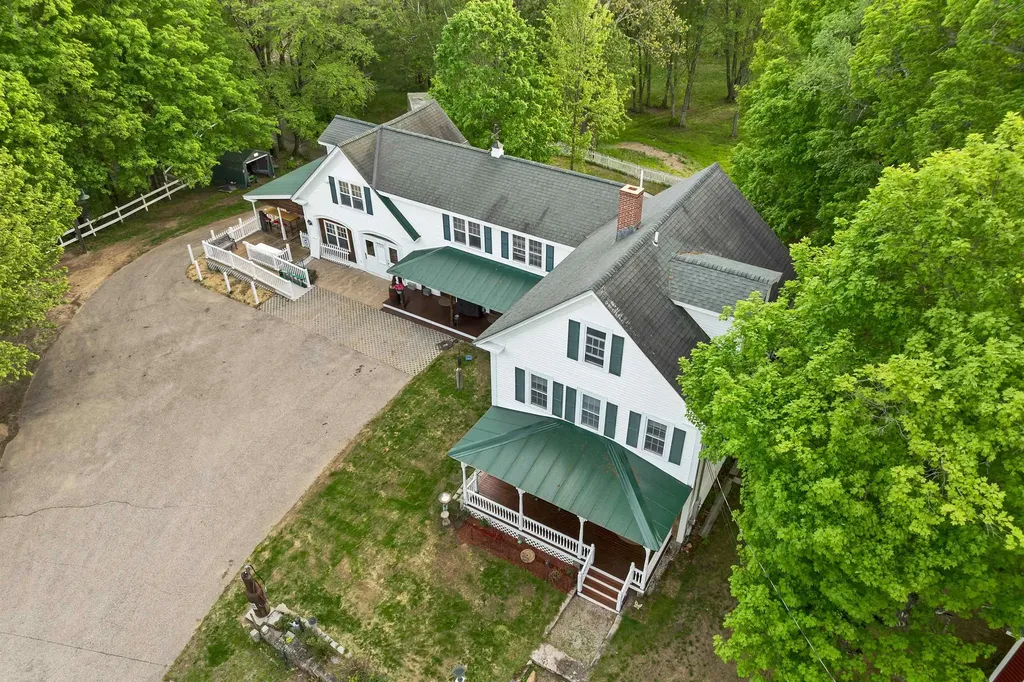 2384 White Mountain Highway Conway NH 03860