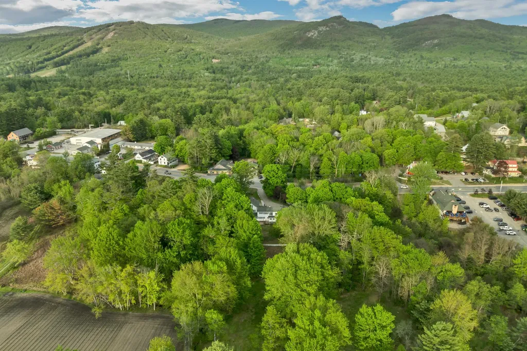 2384 White Mountain Highway Conway NH 03860