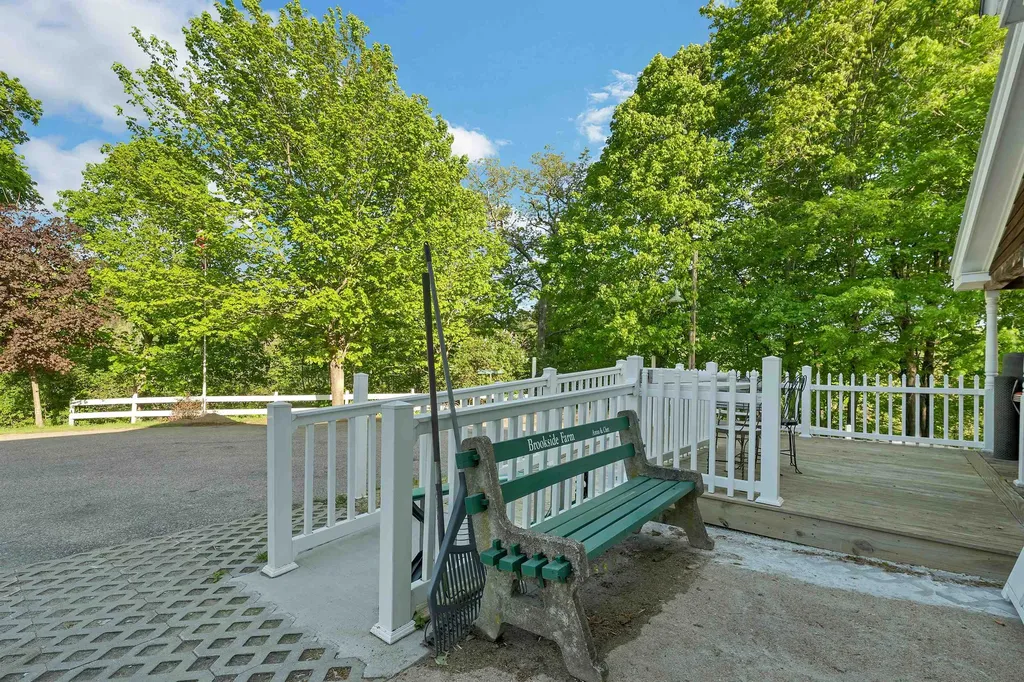 2384 White Mountain Highway Conway NH 03860
