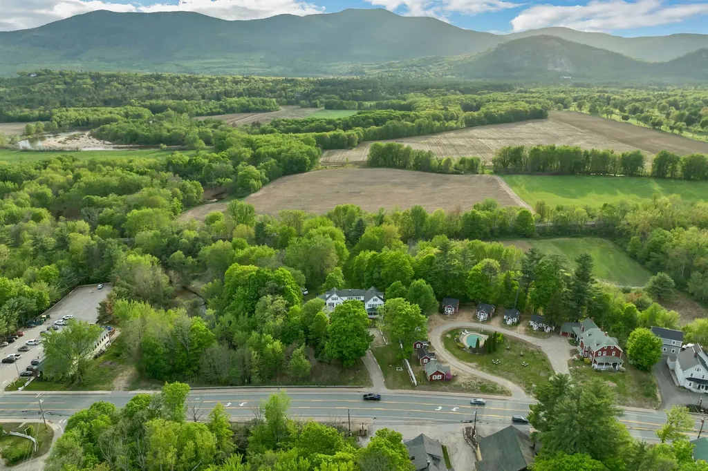 2384 White Mountain Highway Conway NH 03860