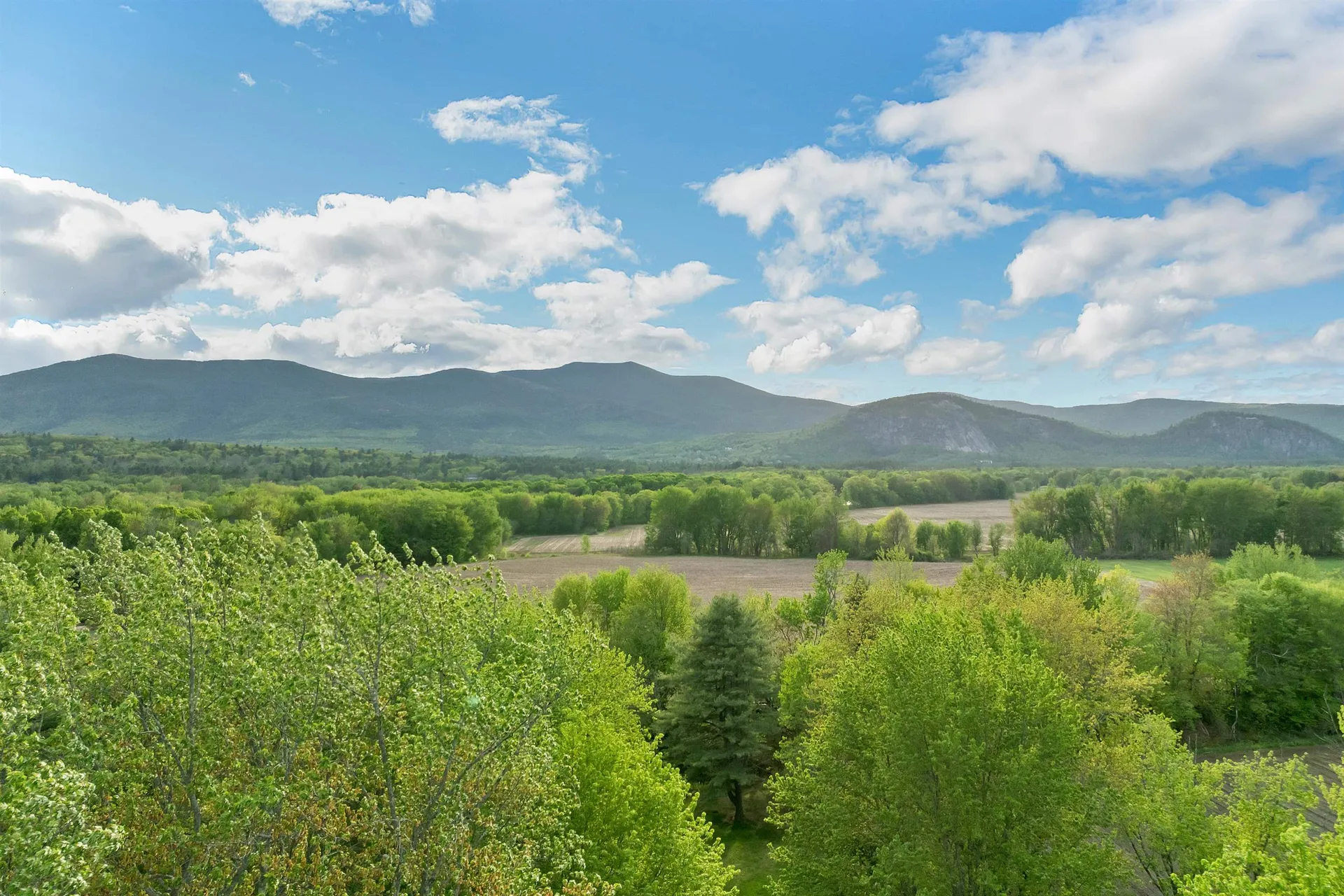 2384 White Mountain Highway Conway NH 03860