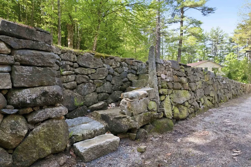 55 Bible Hill Road Warner NH 03278