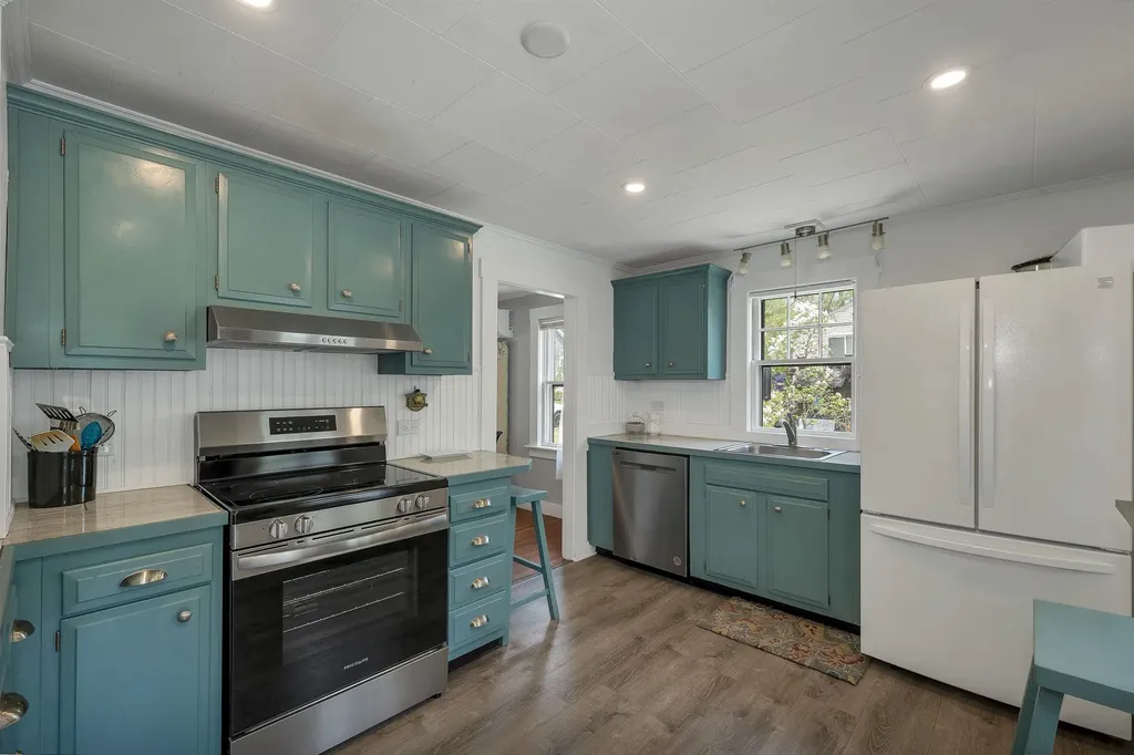 42 Water Street Meredith NH 03253