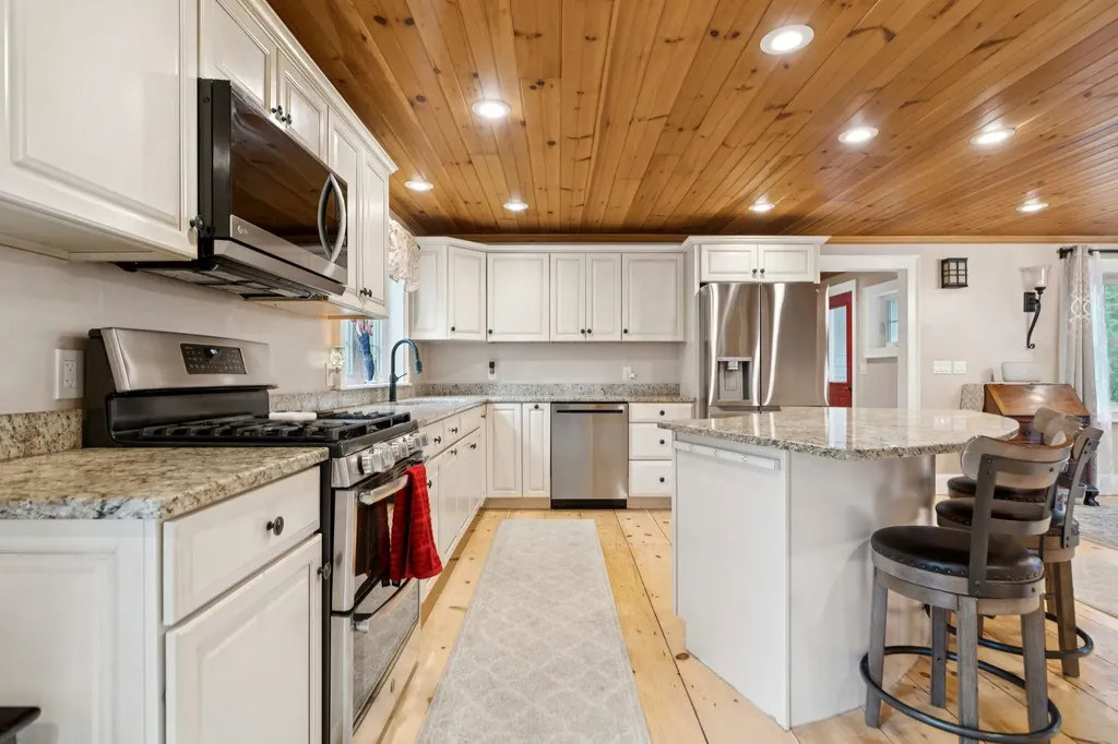 137 Woodland Heights Grantham NH 03753