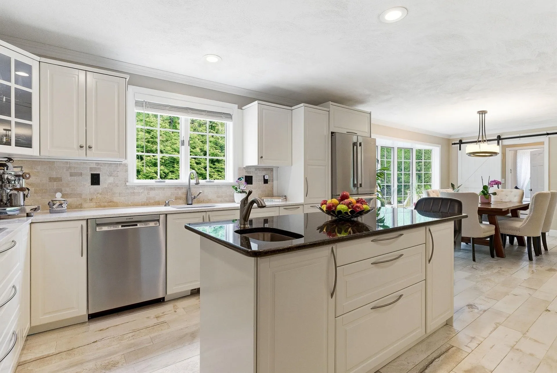 4 Hunters Road Bedford NH 03110