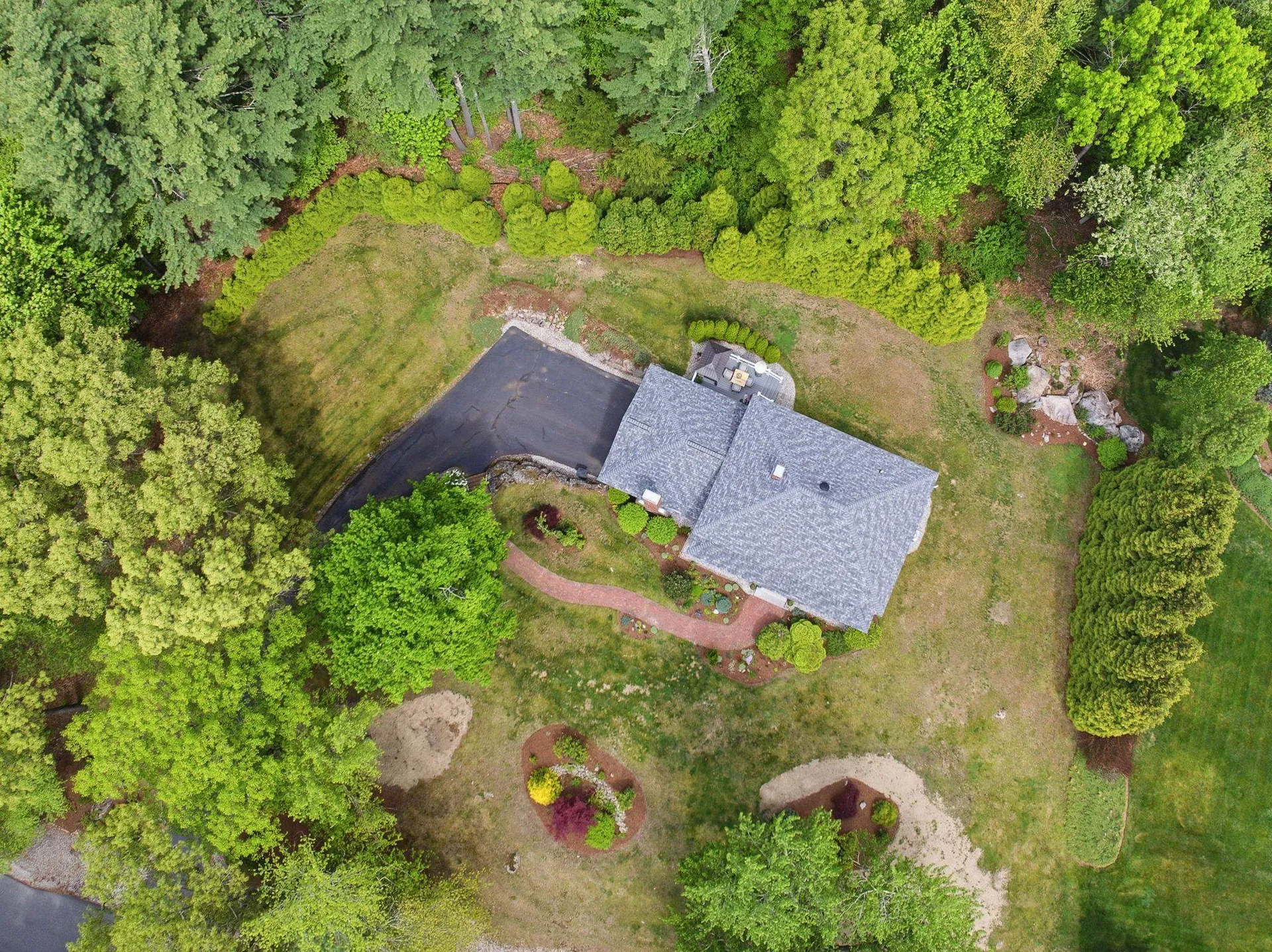 4 Hunters Road Bedford NH 03110