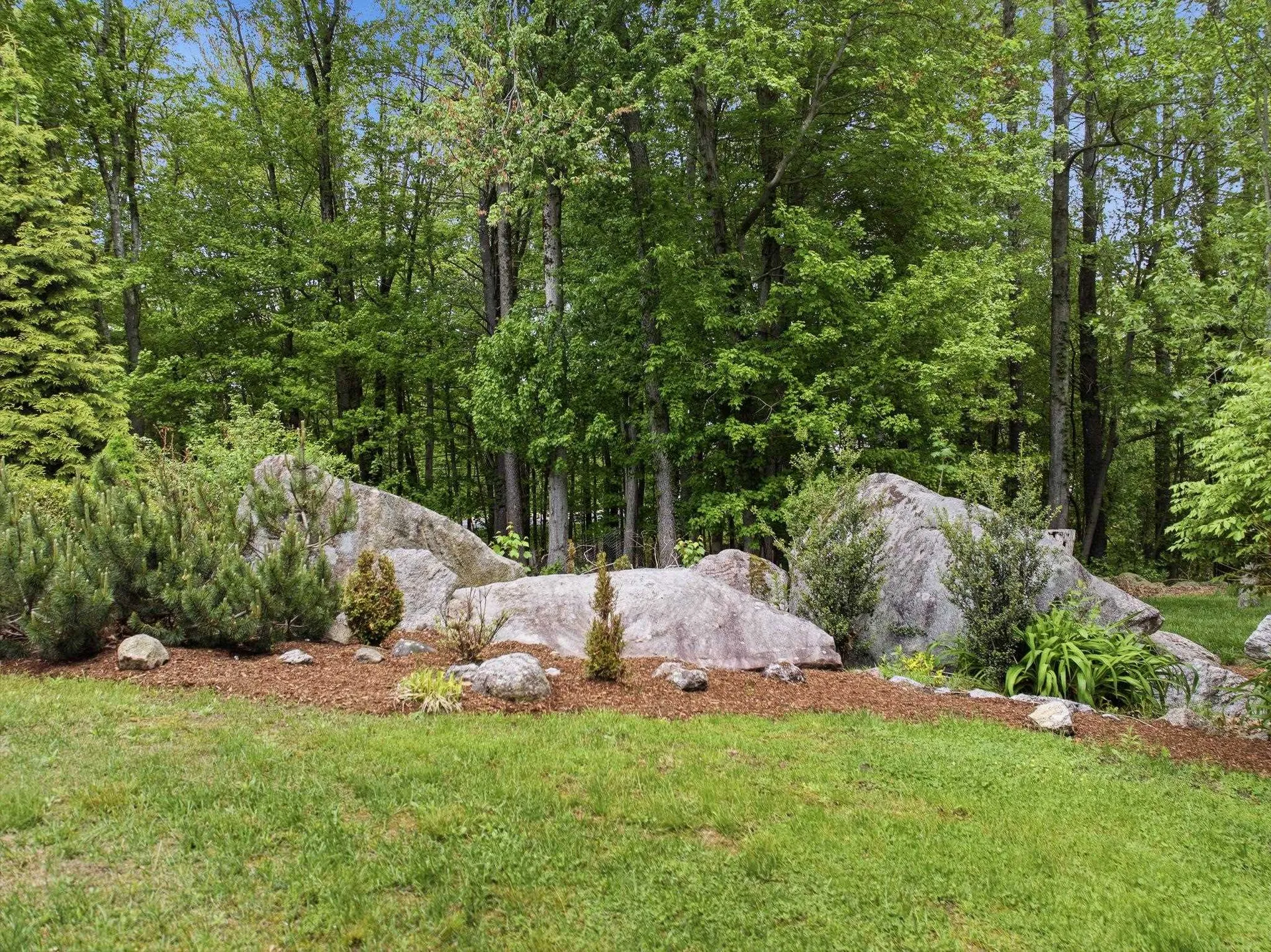 4 Hunters Road Bedford NH 03110