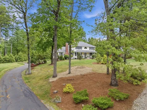 4 Hunters Road Bedford NH 03110