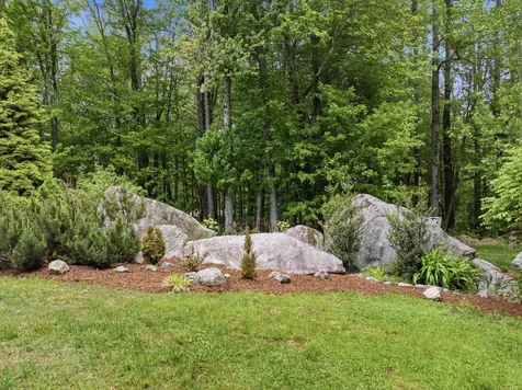 4 Hunters Road Bedford NH 03110