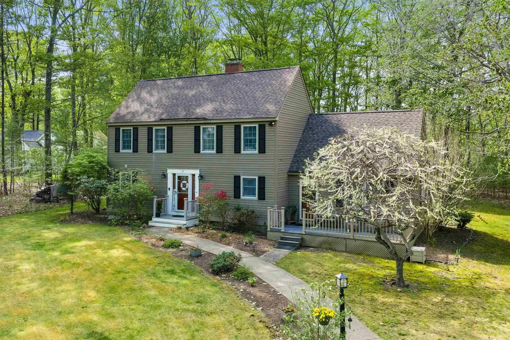 4 Deer Ridge Lane Kittery ME 03904-5610