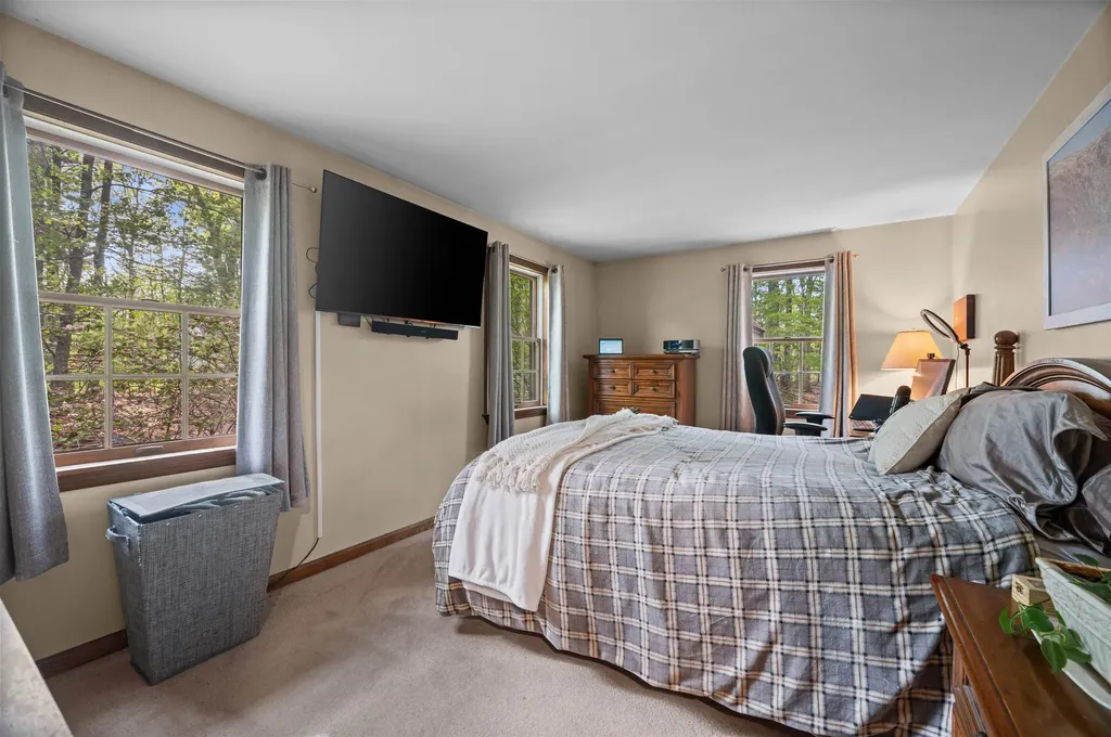 4 Deer Ridge Lane Kittery ME 03904-5610