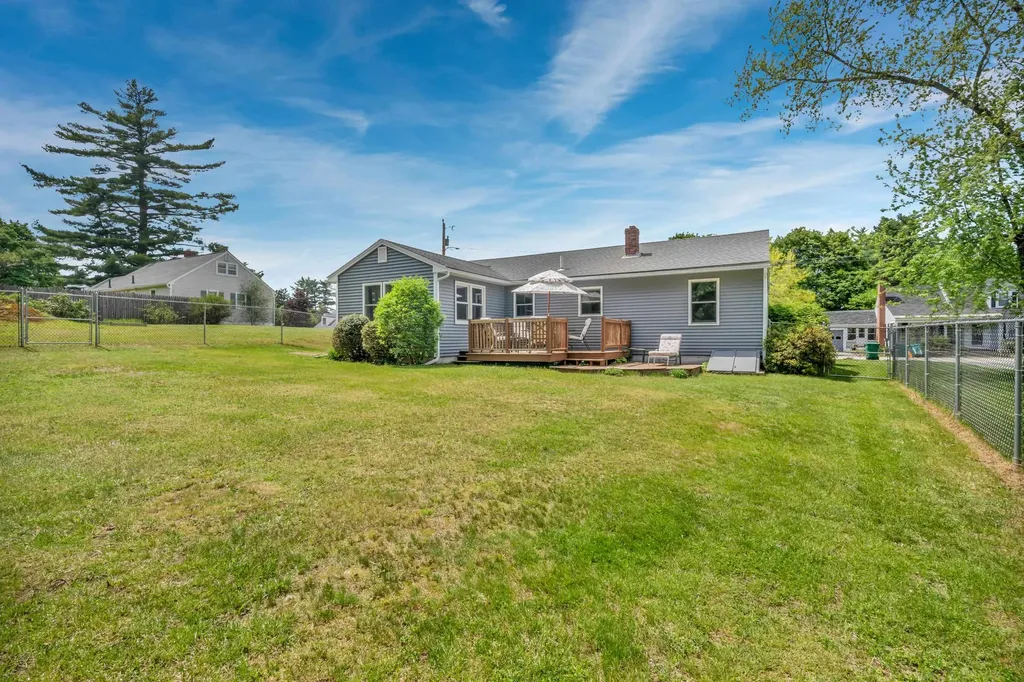 17 Willey Street Rochester NH 03867