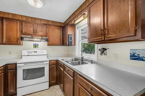 17 Willey Street Rochester NH 03867