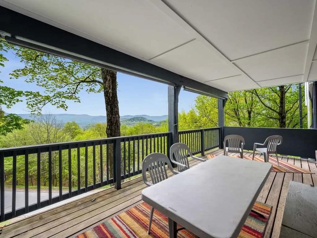25 Trailside Drive Warren VT 05674