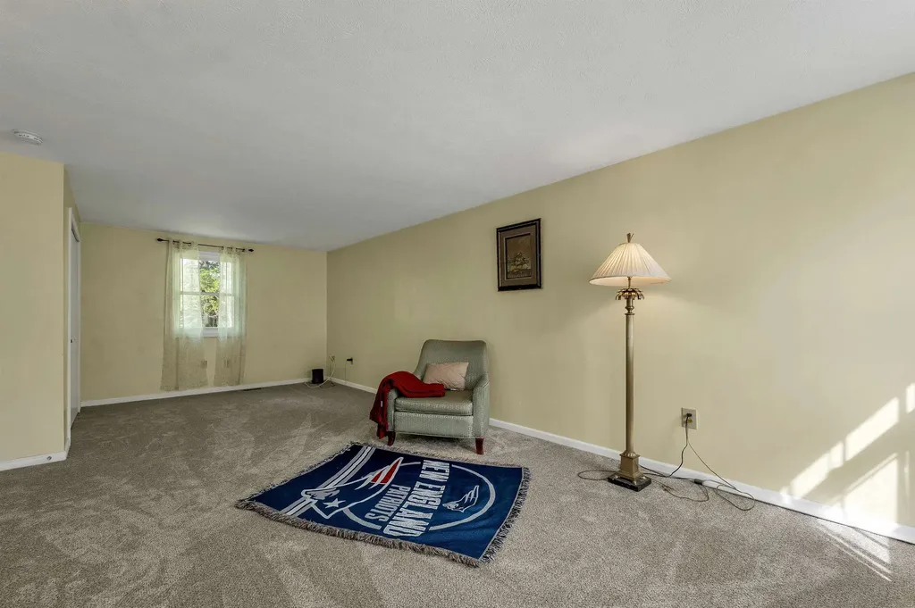 9 Mahogany Drive Nashua NH 03062