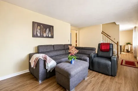 9 Mahogany Drive Nashua NH 03062