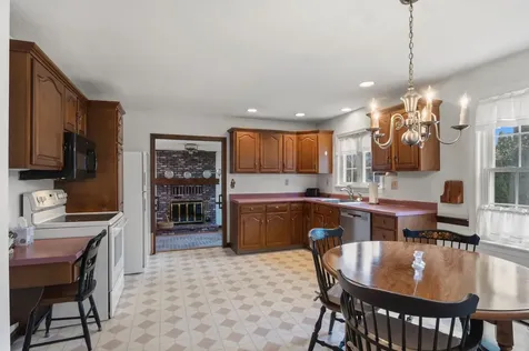 633 Fairfield Street Manchester NH 03104