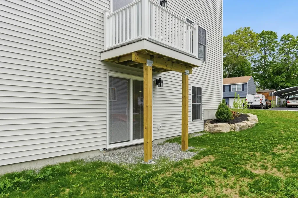 7 Buker Street Nashua NH 03064