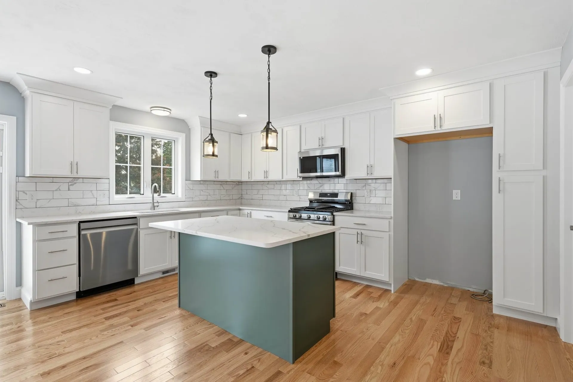 7 Buker Street Nashua NH 03064