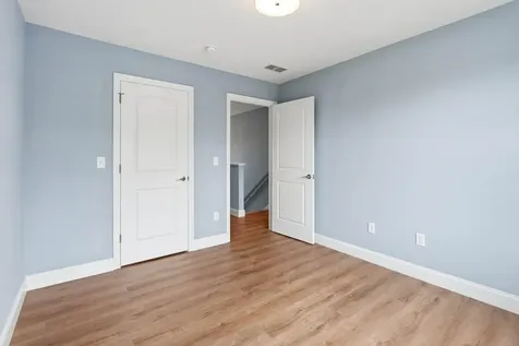 7 Buker Street Nashua NH 03064