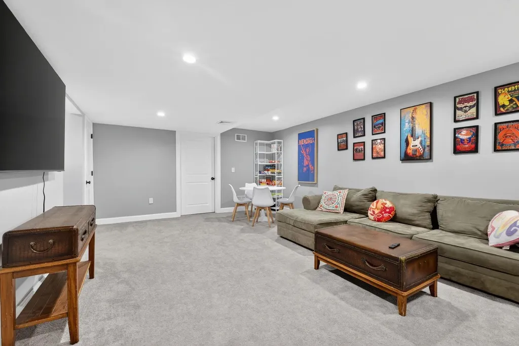 29 Skyview Lane Laconia NH 03246