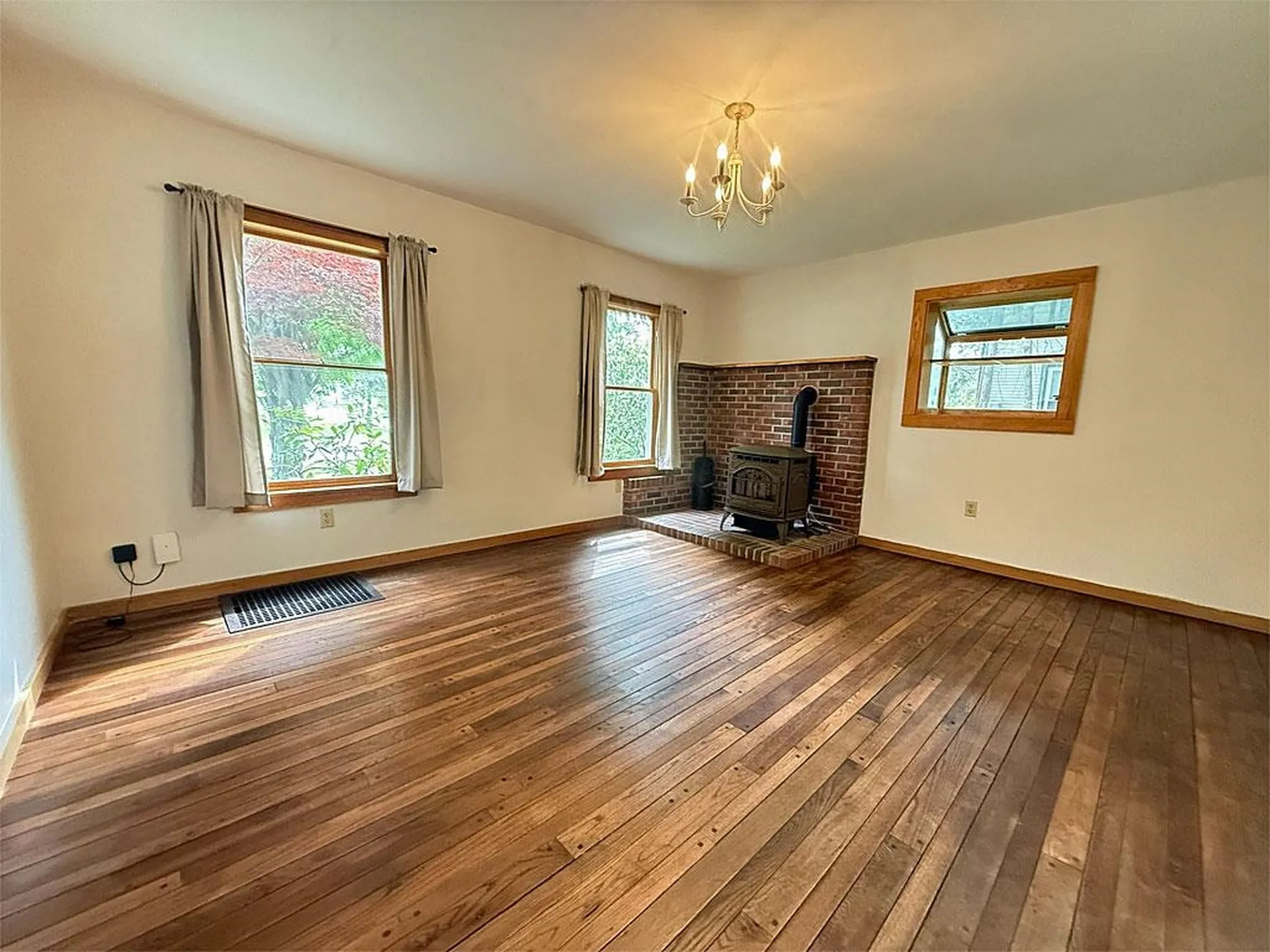 482 Clarendon Avenue West Rutland VT 05777