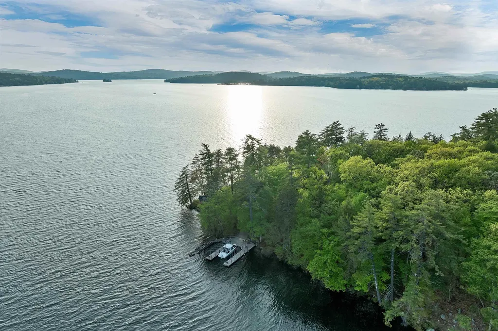 38 Mark Island Gilford NH 03249
