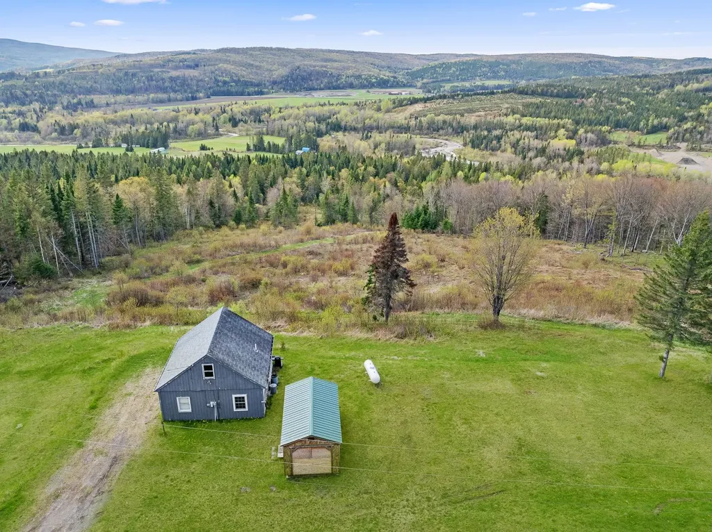 131 Daniel Beard Road Pittsburg NH 03592