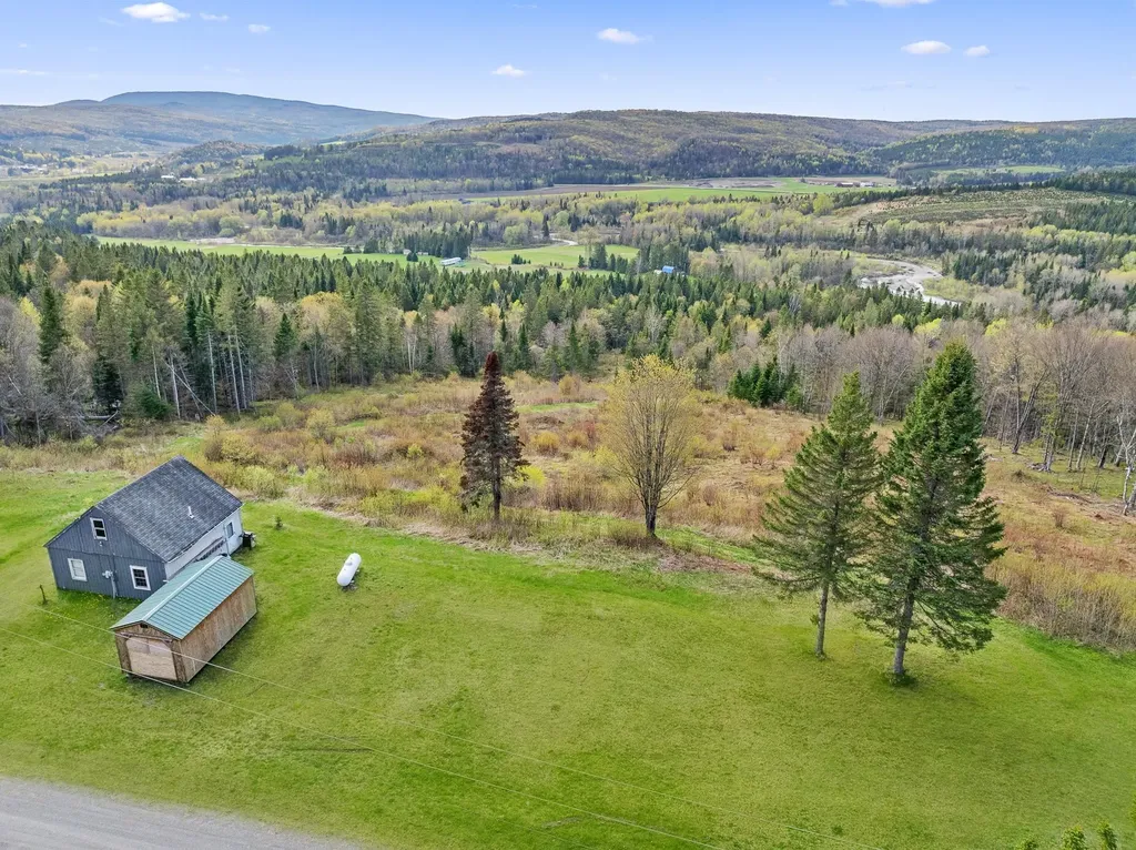 131 Daniel Beard Road Pittsburg NH 03592