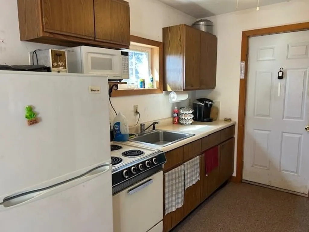 131 Daniel Beard Road Pittsburg NH 03592