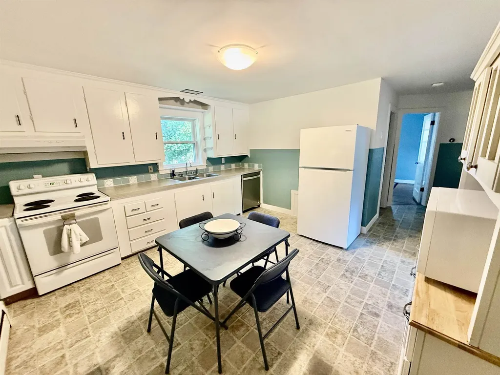 10 Vandette Avenue Dracut MA 01826
