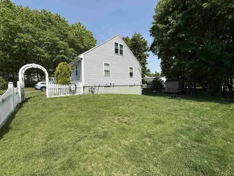 10 Vandette Avenue Dracut MA 01826