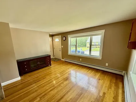 10 Vandette Avenue Dracut MA 01826