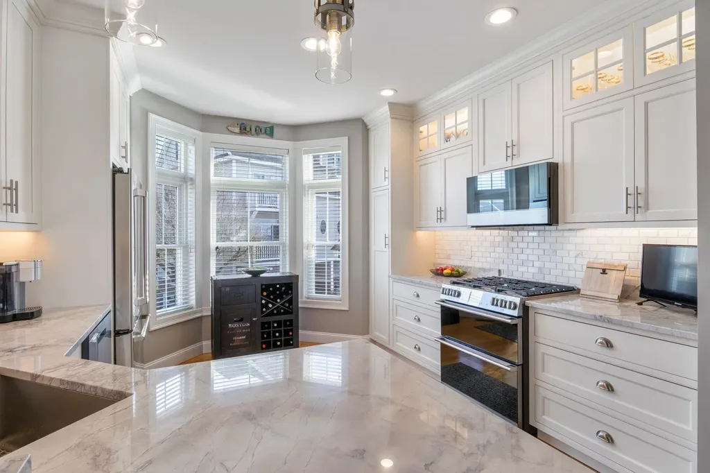 24 Harbor Road Hampton NH 03842
