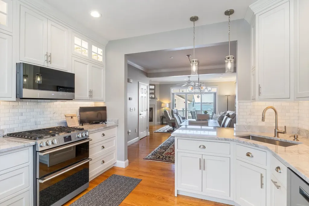 24 Harbor Road Hampton NH 03842
