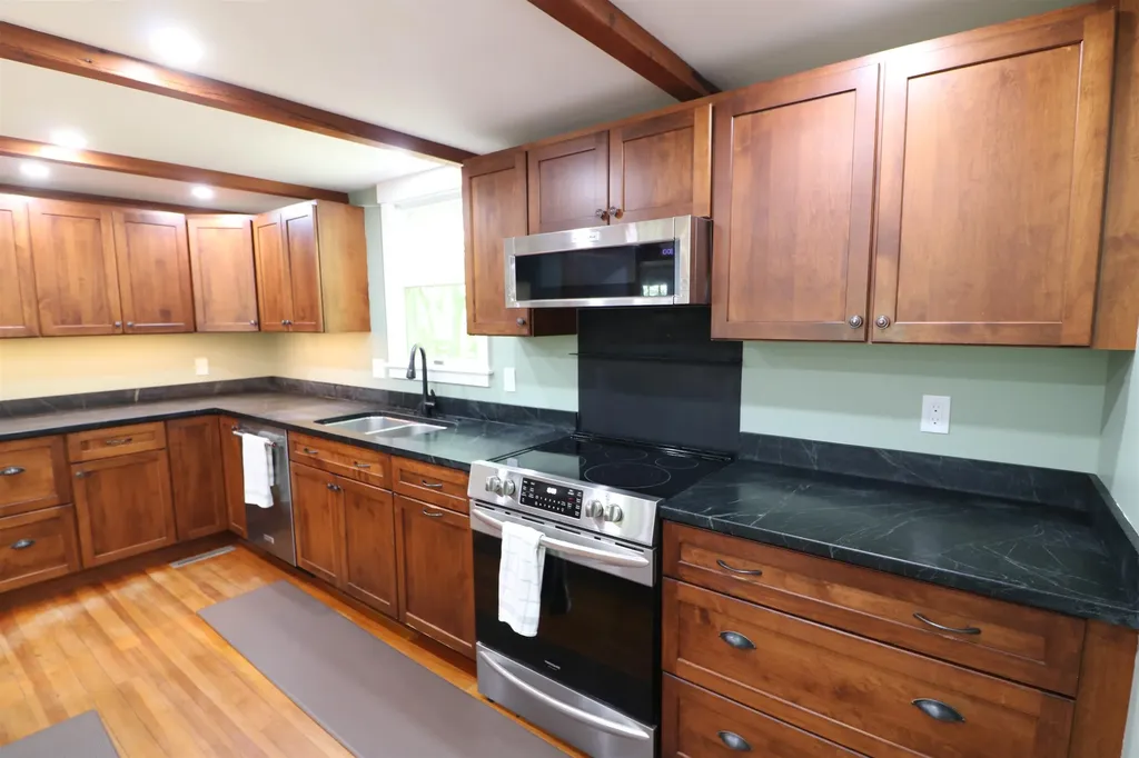 34 Brooks Road Barrington NH 03825