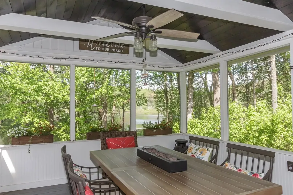 4 Leary Drive Litchfield NH 03052