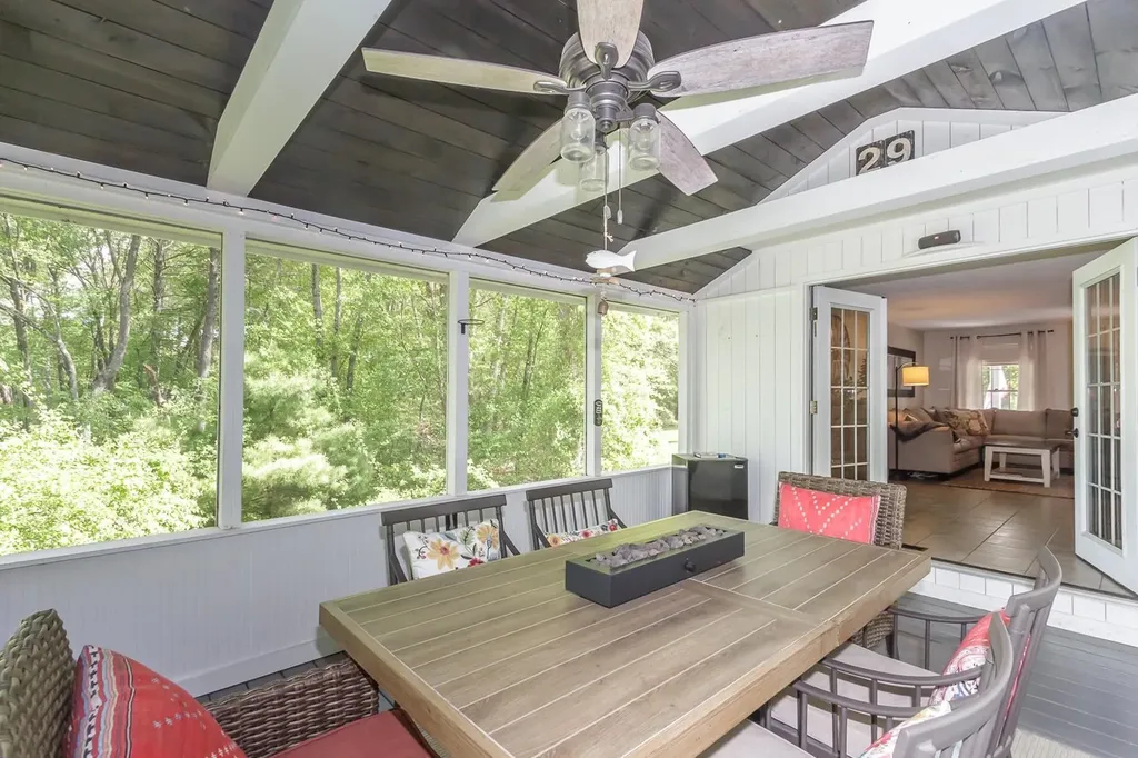 4 Leary Drive Litchfield NH 03052