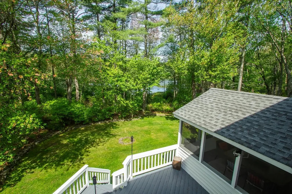 4 Leary Drive Litchfield NH 03052