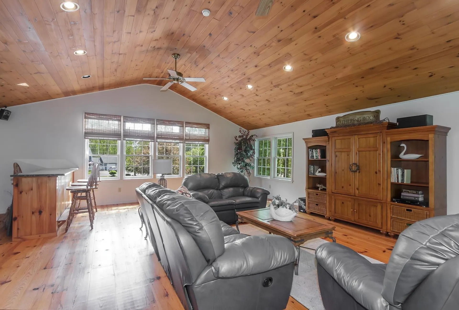 4 Leary Drive Litchfield NH 03052