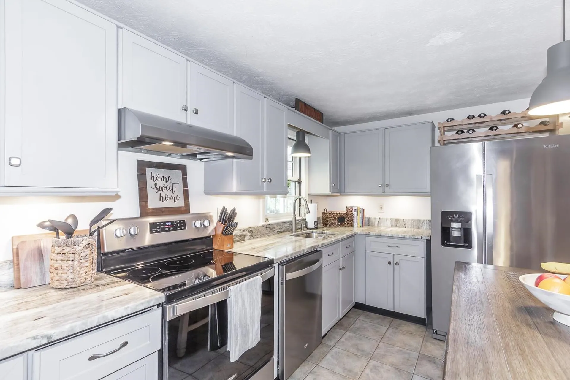 4 Leary Drive Litchfield NH 03052