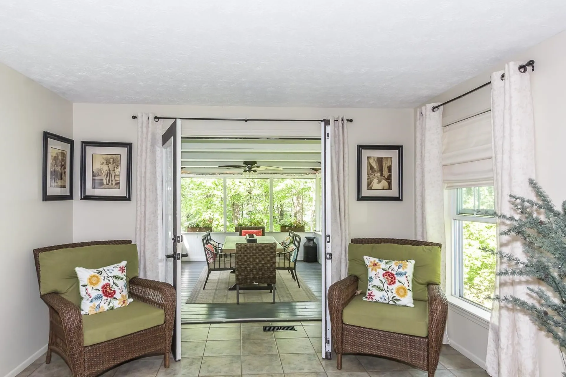 4 Leary Drive Litchfield NH 03052
