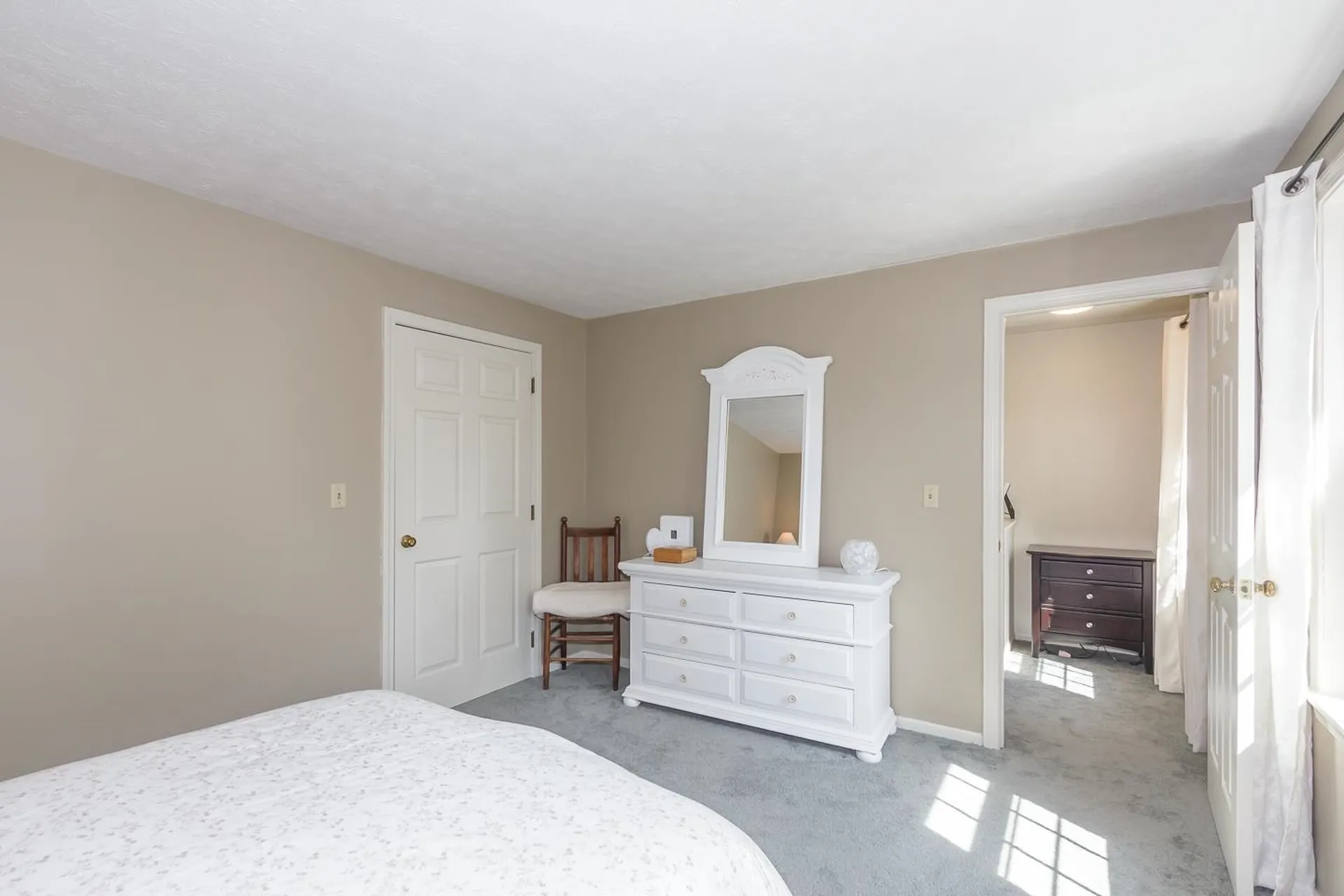 4 Leary Drive Litchfield NH 03052