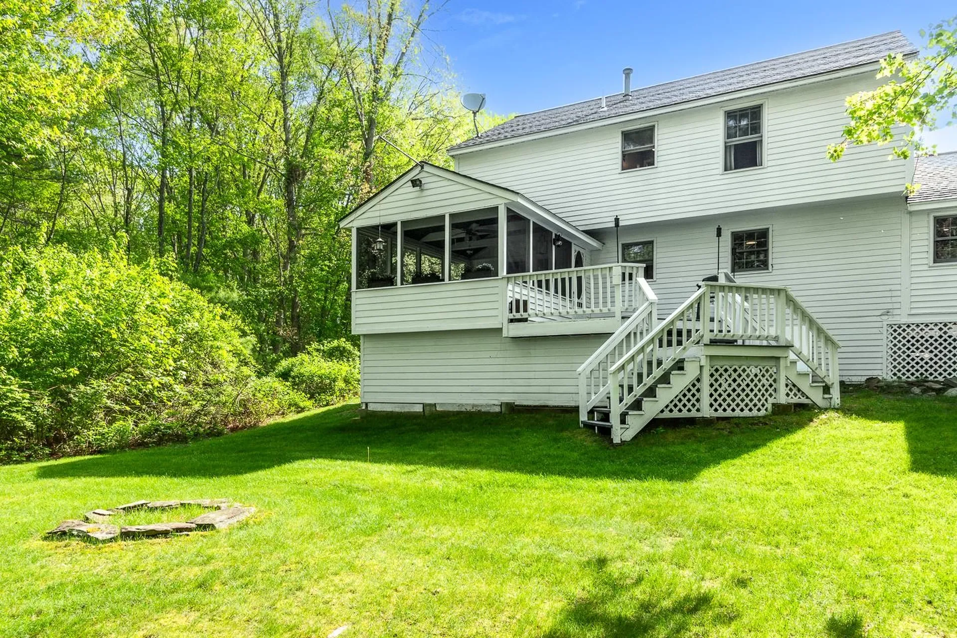 4 Leary Drive Litchfield NH 03052