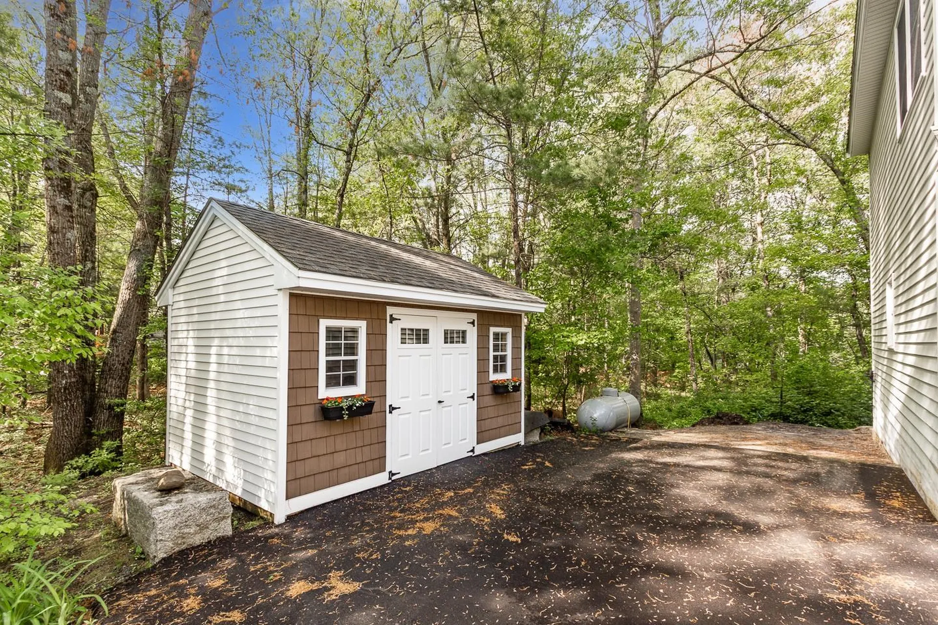 4 Leary Drive Litchfield NH 03052