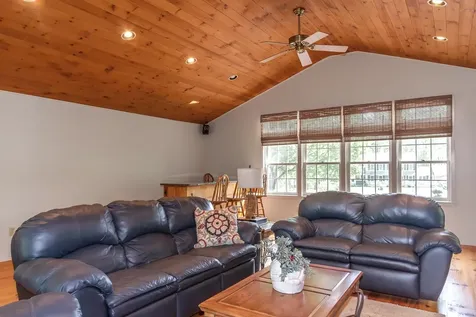 4 Leary Drive Litchfield NH 03052
