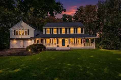 4 Leary Drive Litchfield NH 03052